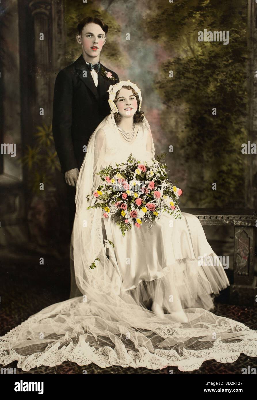 1930s wedding dress hi-res stock photography and images - Alamy 1930s wedding dress hi-res stock photography and images - Alamy