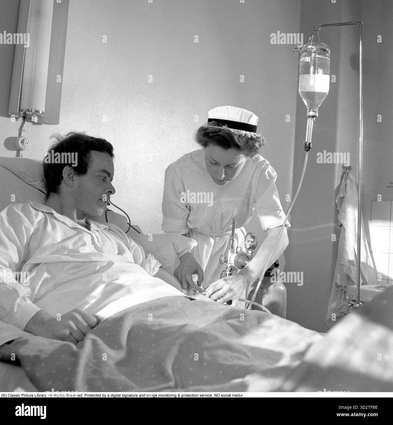1950s hospital bed hi-res stock photography and images - Alamy