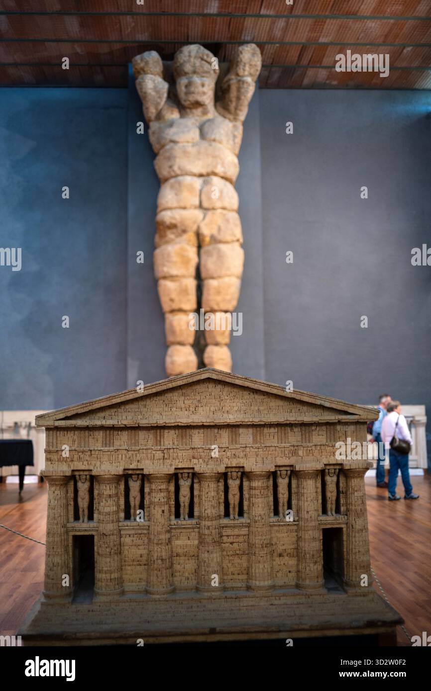 Atlas Tolemon Rome Atlas telamon hi-res stock photography and images - Alamy
