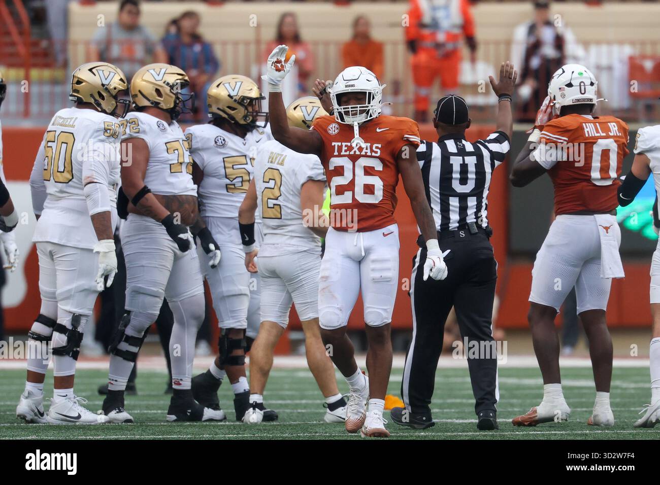 AUSTIN, TX - NOVEMBER 01: Linebacker Ty'Anthony Smith #26 of the Texas ...