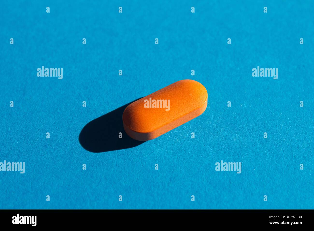 Orange pill hi-res stock photography and images - Alamy