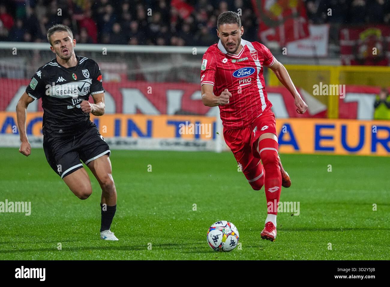 Paulo Azzi during the Italian championship Serie B football match between AC Monza and Spezia