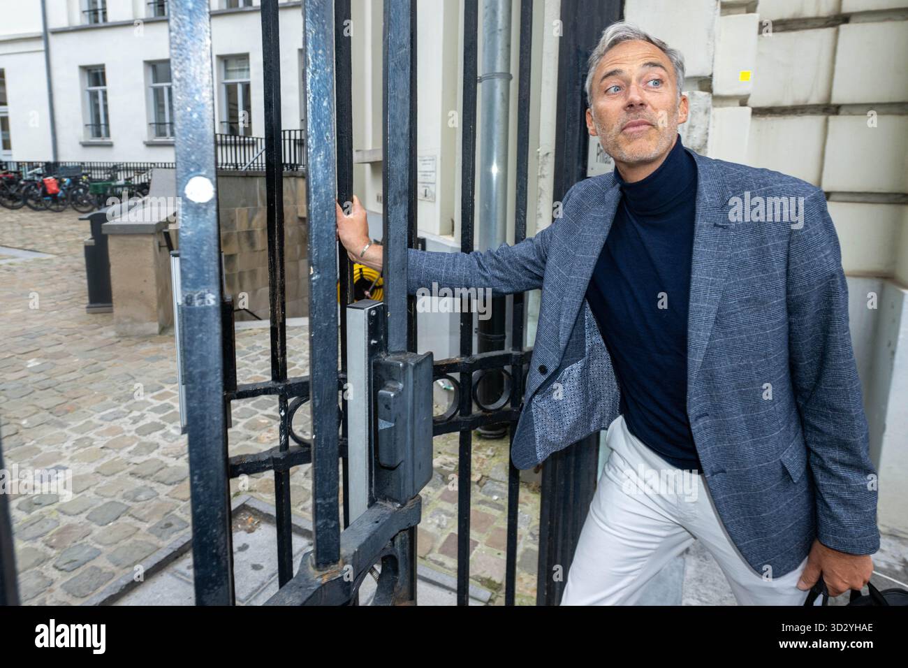 Brussels, Belgium. 03rd Nov, 2025. Les Engages's chairman Yvan Verougstraete arrives for a meeting, part of the negotiations to form a new government for the Brussels Capital Region, on Monday 03 November 2025 in Brussels. Political parties in the Brussels region have not found a coalition for a new government yet, after the June 2024 elections. BELGA PHOTO JONAS ROOSENS Credit: Belga News Agency/Alamy Live News Stock Photo