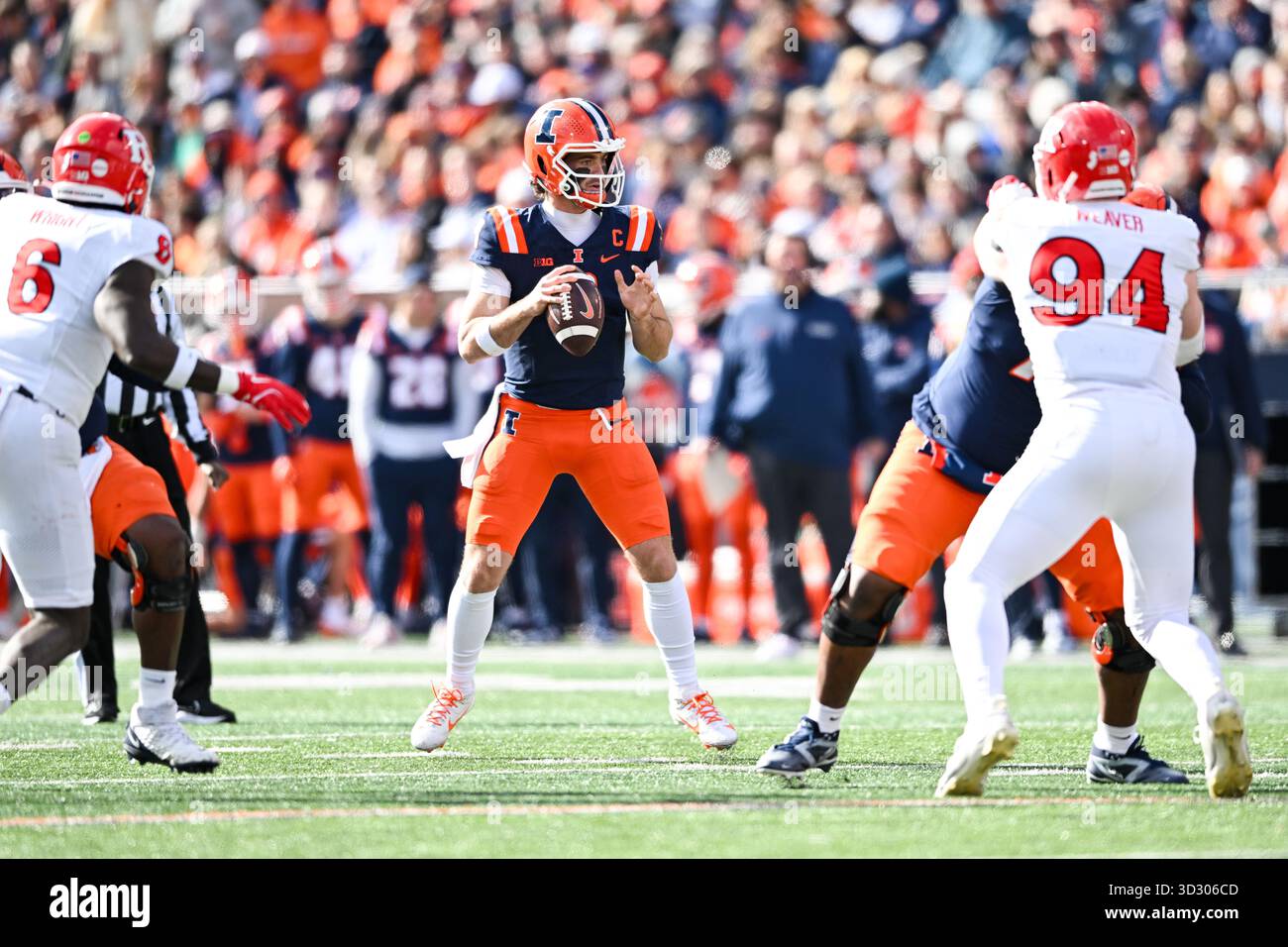 CHAMPAIGN, IL - NOVEMBER 01: Illinois Fighting Illini QB Luke Altmyer ...
