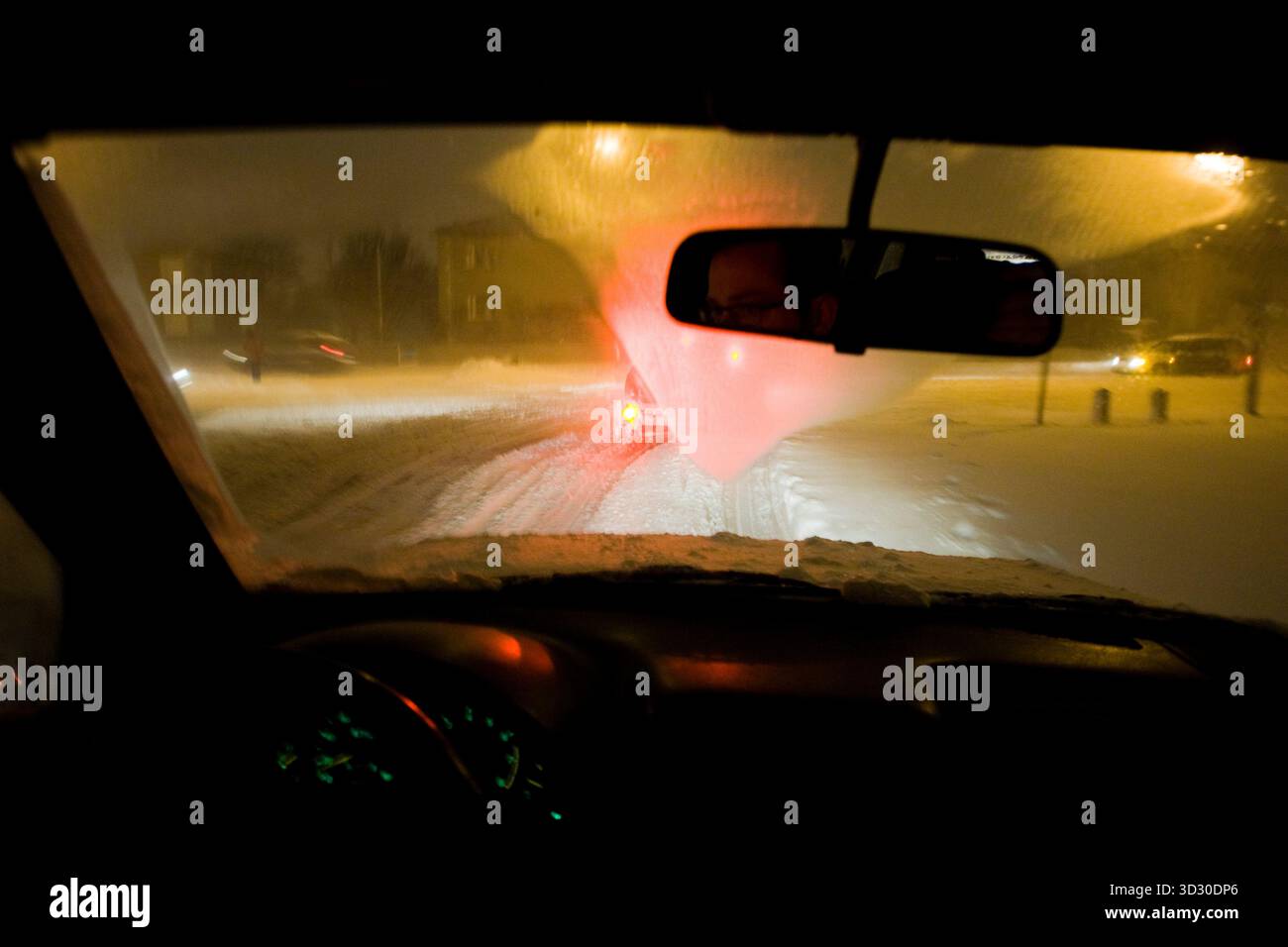 Car driving low visibility hi-res stock photography and images - Alamy