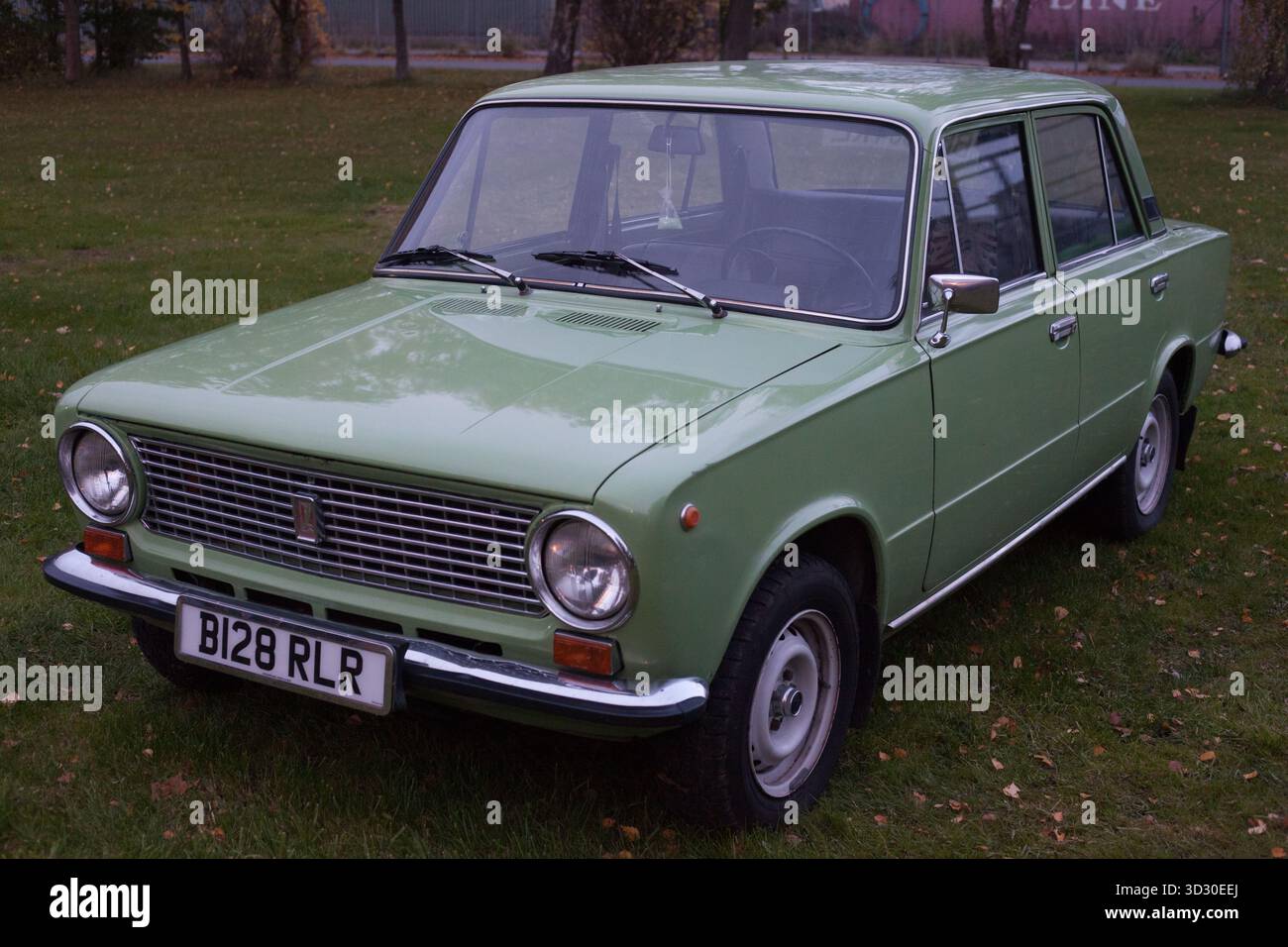 Busch 87002 – Modellino Lada 1200 In Scala TT (1:120) – Colore Verde, Dettaglio Realistico - 4
