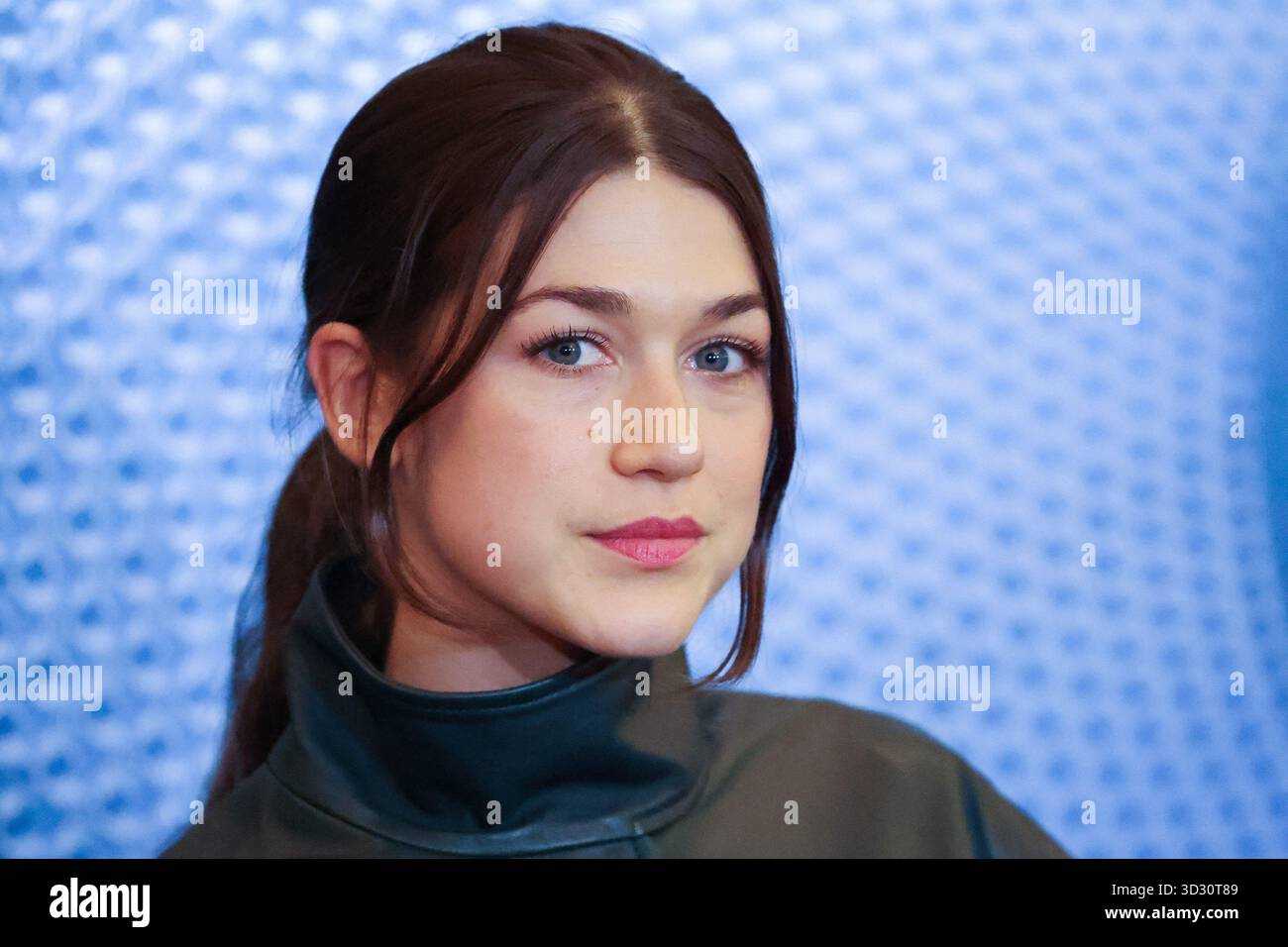 lucille-guillaume-attending-the-valide-saison-3-premiere-at-the-grand