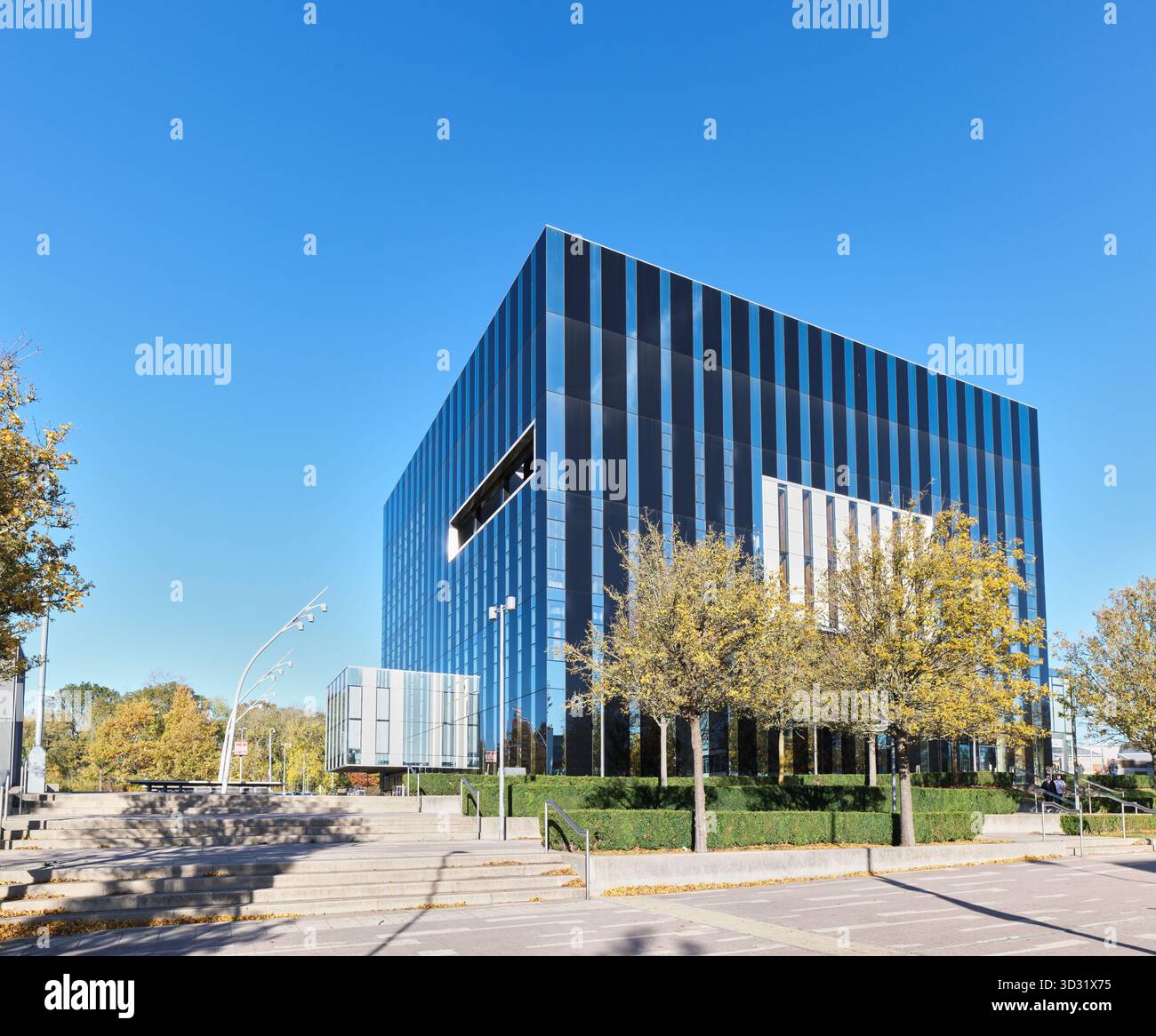 Cube building, local government offices and library, Corby, England ...
