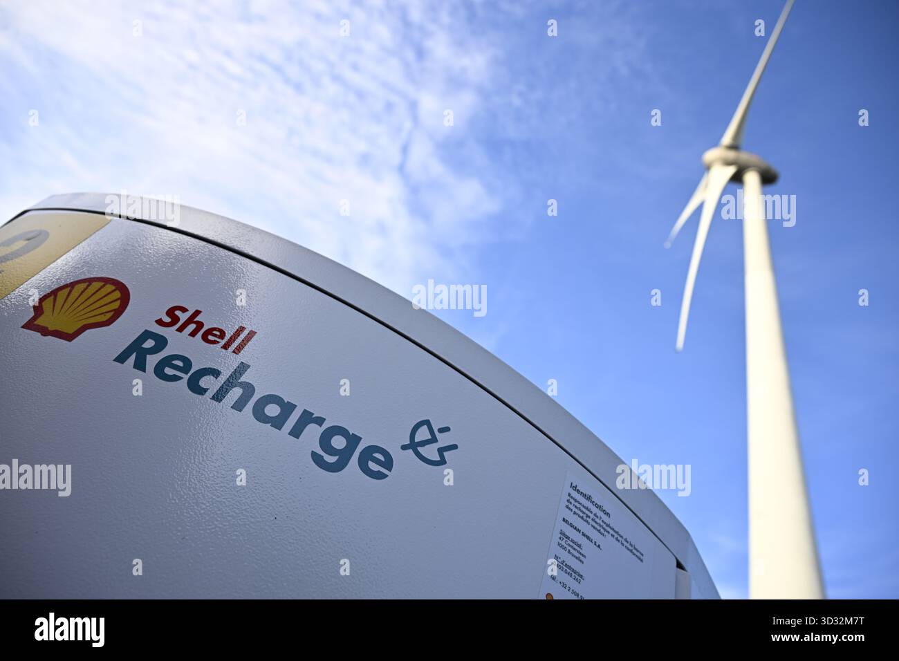 Shell Recharge Signage ATTENTION EDITORS: FOCUS COVERAGE, DISTRIBUTION REQUESTED TO BELGA ...