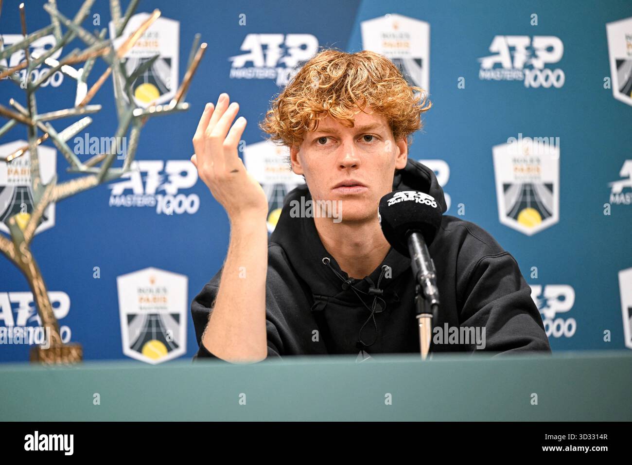 Early Days and the Road to Professional Tennis