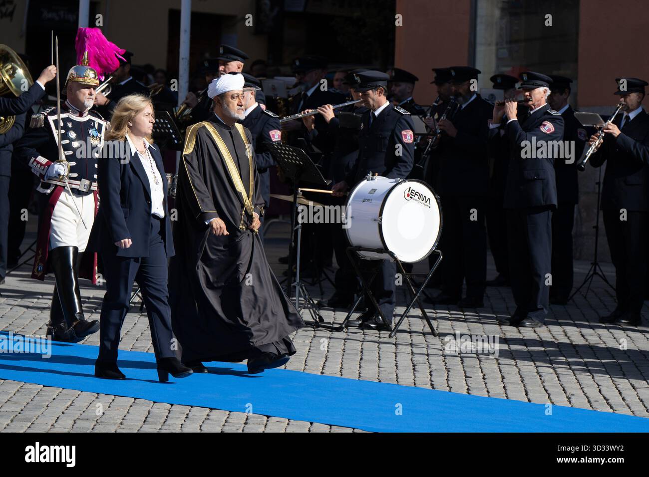 His Majesty the Sultan of Oman, Haitham Bin Tarik, and Almudena Sanz  during the presentation of the Golden Key of the City of Madrid at the Casa de Villa. Stock Photo