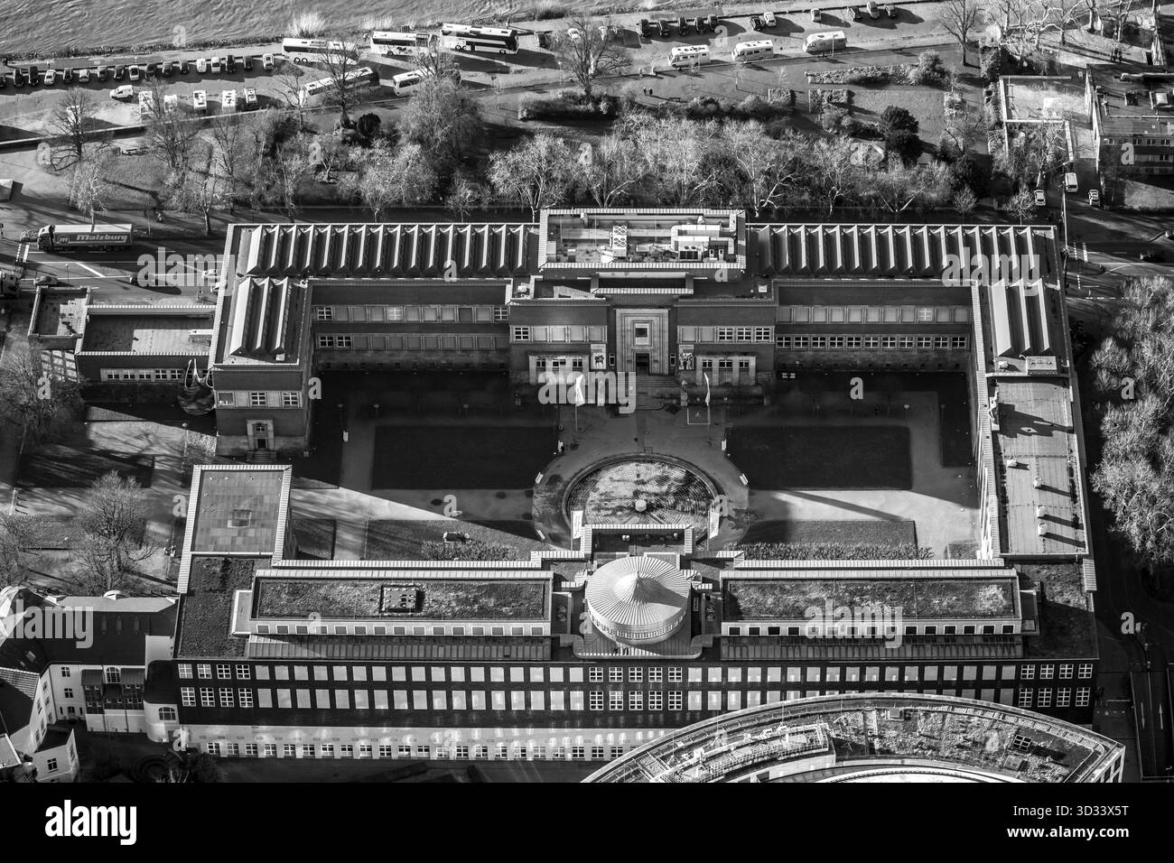 Aerial view beautiful museum Black and White Stock Photos & Images - Alamy