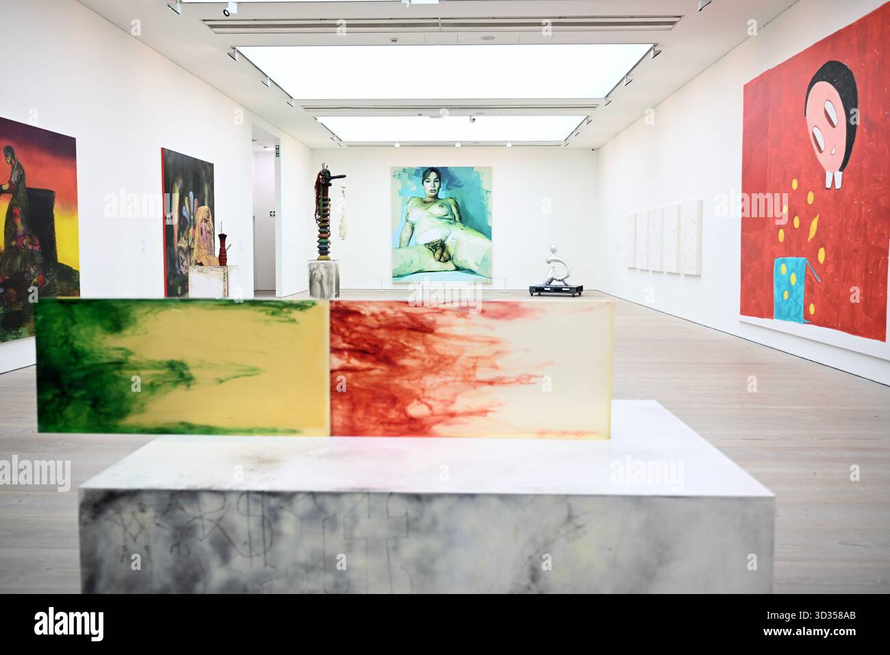 Celebrating four decades of ground-breaking contemporary art, Saatchi ...