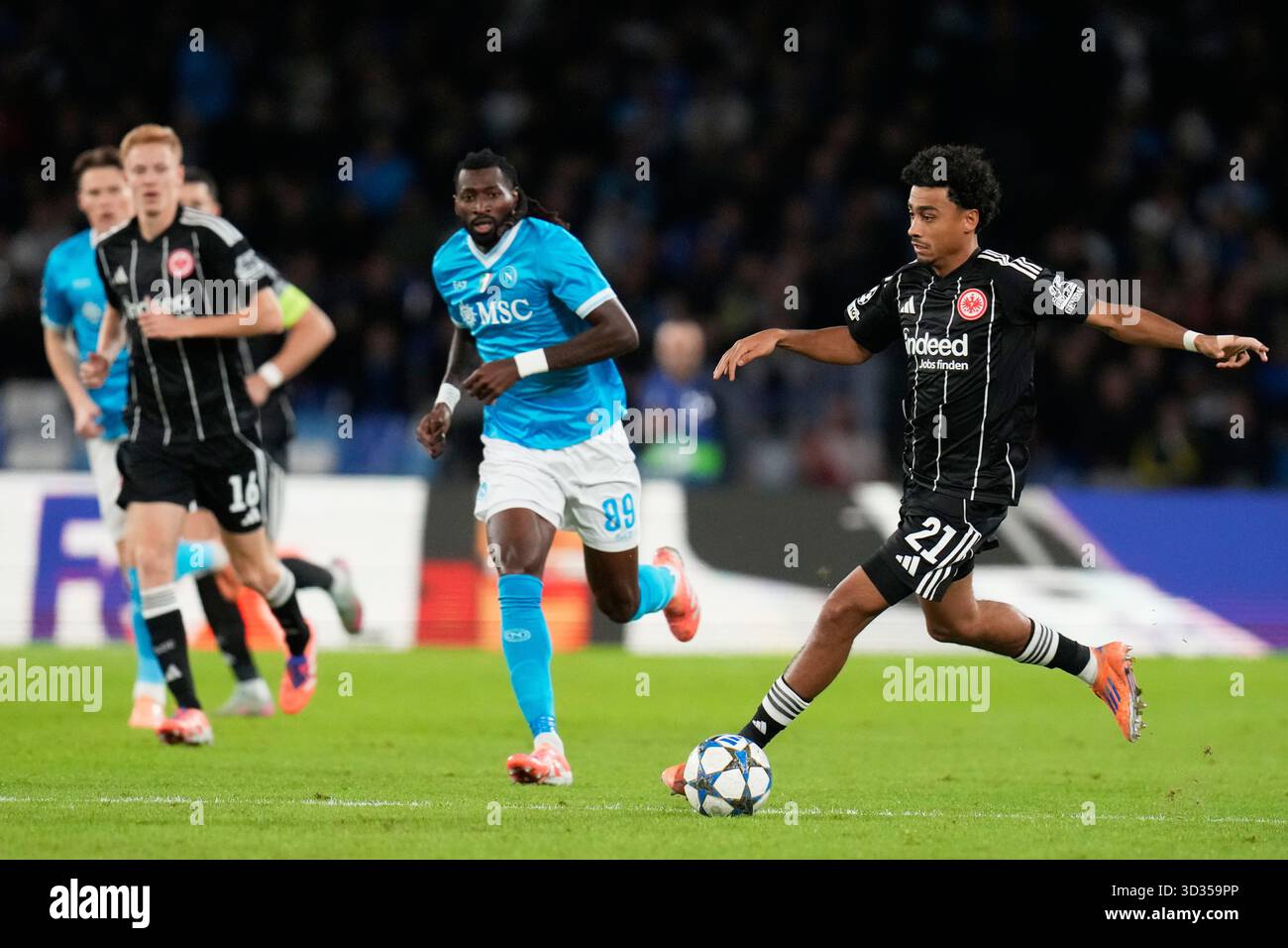 frankfurt-s-nathaniel-brown-right-controls-the-ball-during-the