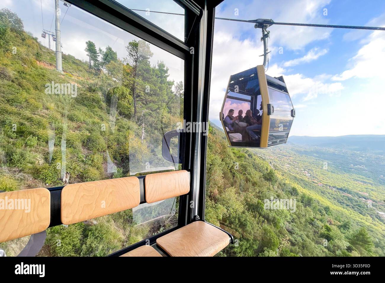 Funicular Ropeway Kotor cable car funicular ropeway hi-res stock photography and images ...