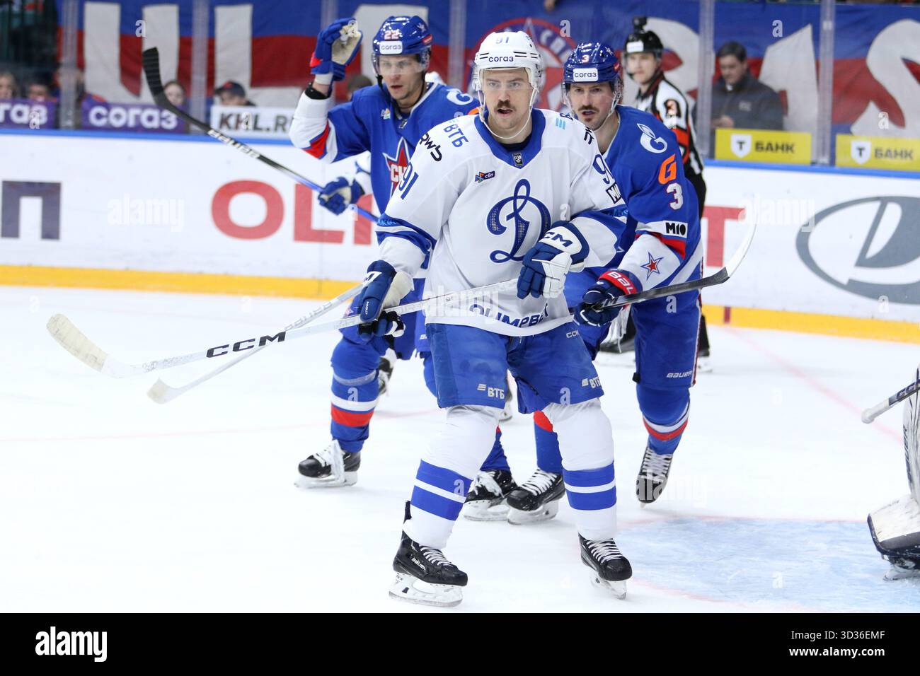 Saint Petersburg, Russia. 04th Nov, 2025. Jordan Weal (91) of Dynamo Hockey Club seen in action during the Hockey match, Kontinental Hockey League 2025/2026 between SKA Saint Petersburg and Dynamo Moscow at the Ice Sports Palace. (Final score; SKA Saint Petersburg 1:2 Dynamo Moscow). Credit: SOPA Images Limited/Alamy Live News Stock Photo