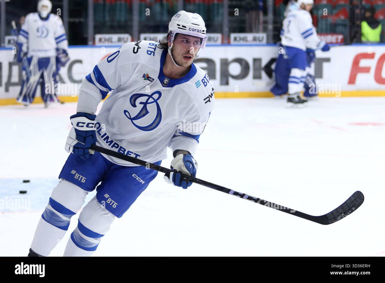 Saint Petersburg, Russia. 04th Nov, 2025. Maxime Comtois (10) of Dynamo Hockey Club seen in action during the Hockey match, Kontinental Hockey League 2025/2026 between SKA Saint Petersburg and Dynamo Moscow at the Ice Sports Palace. (Final score; SKA Saint Petersburg 1:2 Dynamo Moscow). Credit: SOPA Images Limited/Alamy Live News Stock Photo