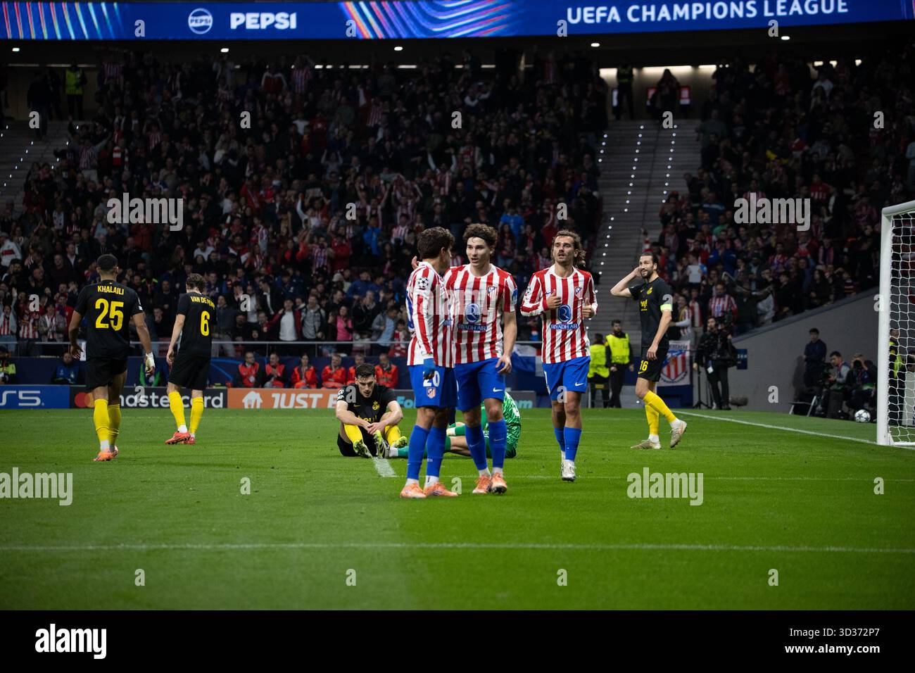 Madrid, Spain. 04th Nov, 2025. Several Atlético de Madrid players ...