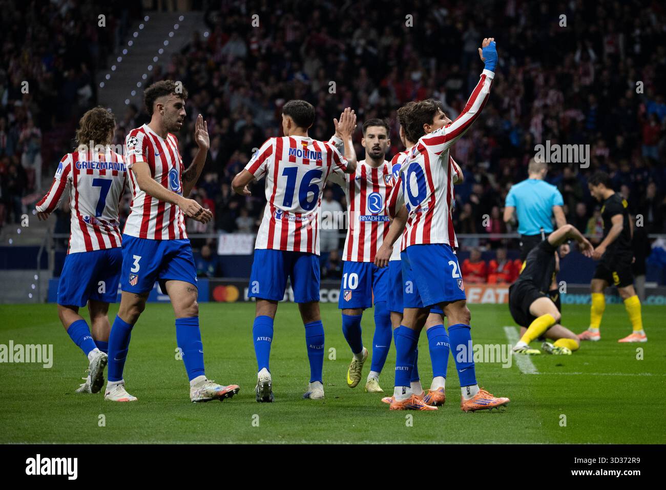 Madrid, Spain. 04th Nov, 2025. Several Atlético de Madrid players ...