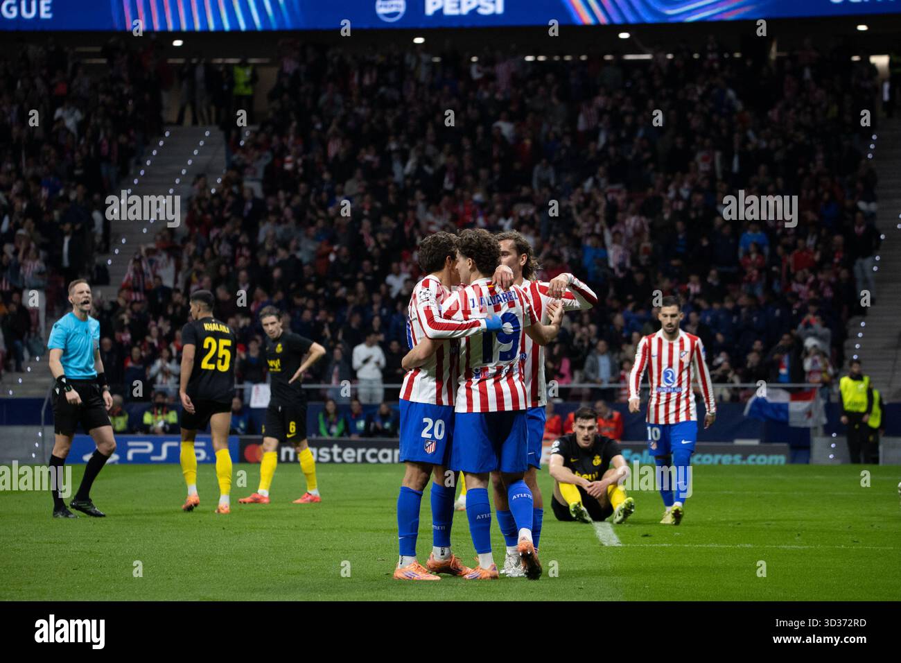 Madrid, Spain. 04th Nov, 2025. Several Atlético de Madrid players ...