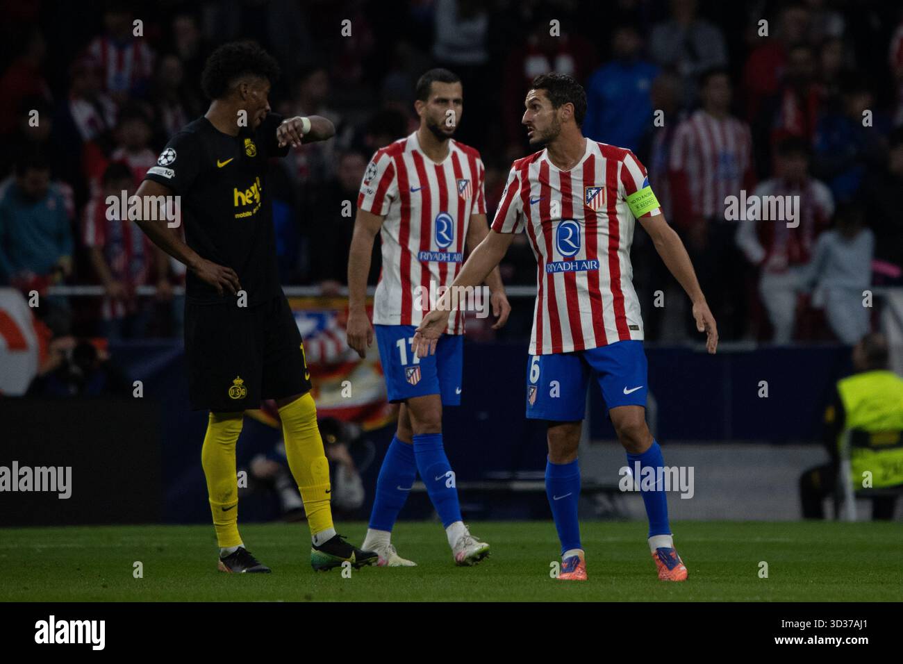 Madrid, Spain. 04th Nov, 2025. Koke Resurreción (R), Atlético de Madrid, in action during the UEFA Champions League football match between Atlético de Madrid and Royale Union Saint-Gilloise at the Metropolitano Stadium. Final score: Atlético de Madrid 3-1 Royale Union Saint-Gilloise Credit: SOPA Images Limited/Alamy Live News Stock Photo