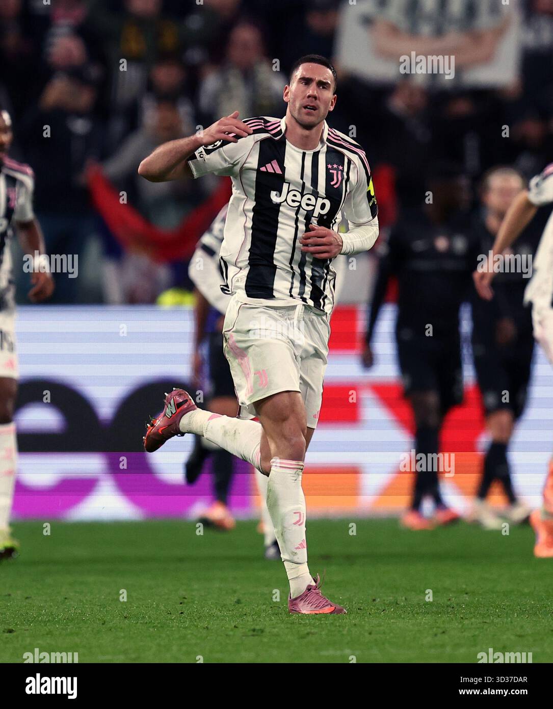 Dusan vlahovic celebrates hi-res stock photography and images - Alamy, image size:1085x1390