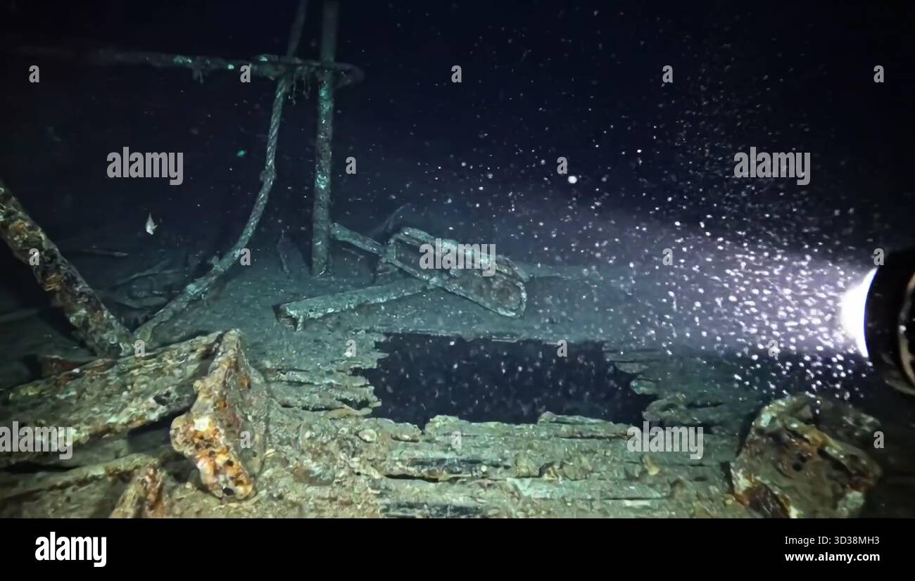 First Titanic Rov Rov exploration of titanic hi-res stock photography and images - Alamy