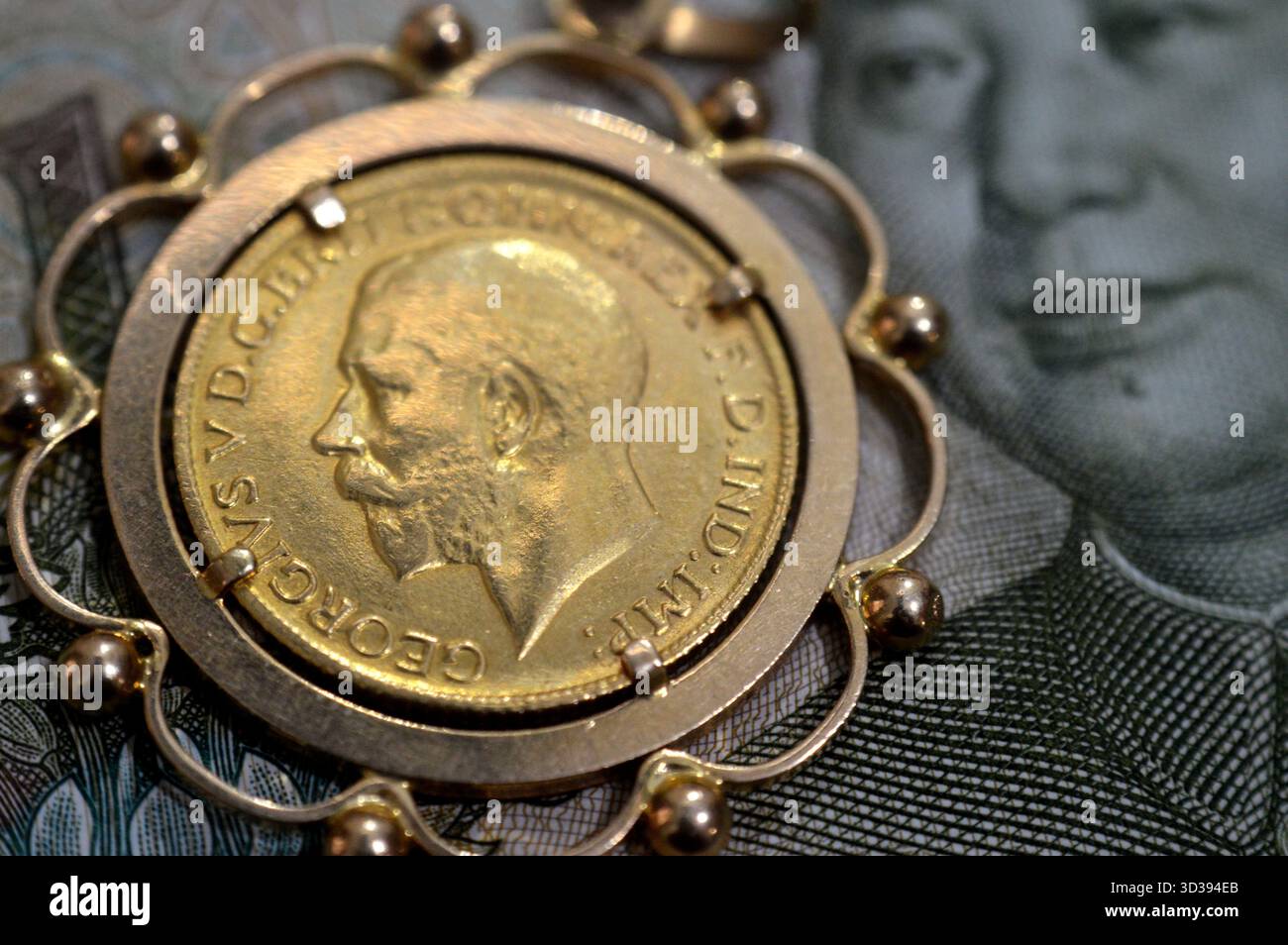 Chinese 1 yuan coin hi-res stock photography and images - Alamy