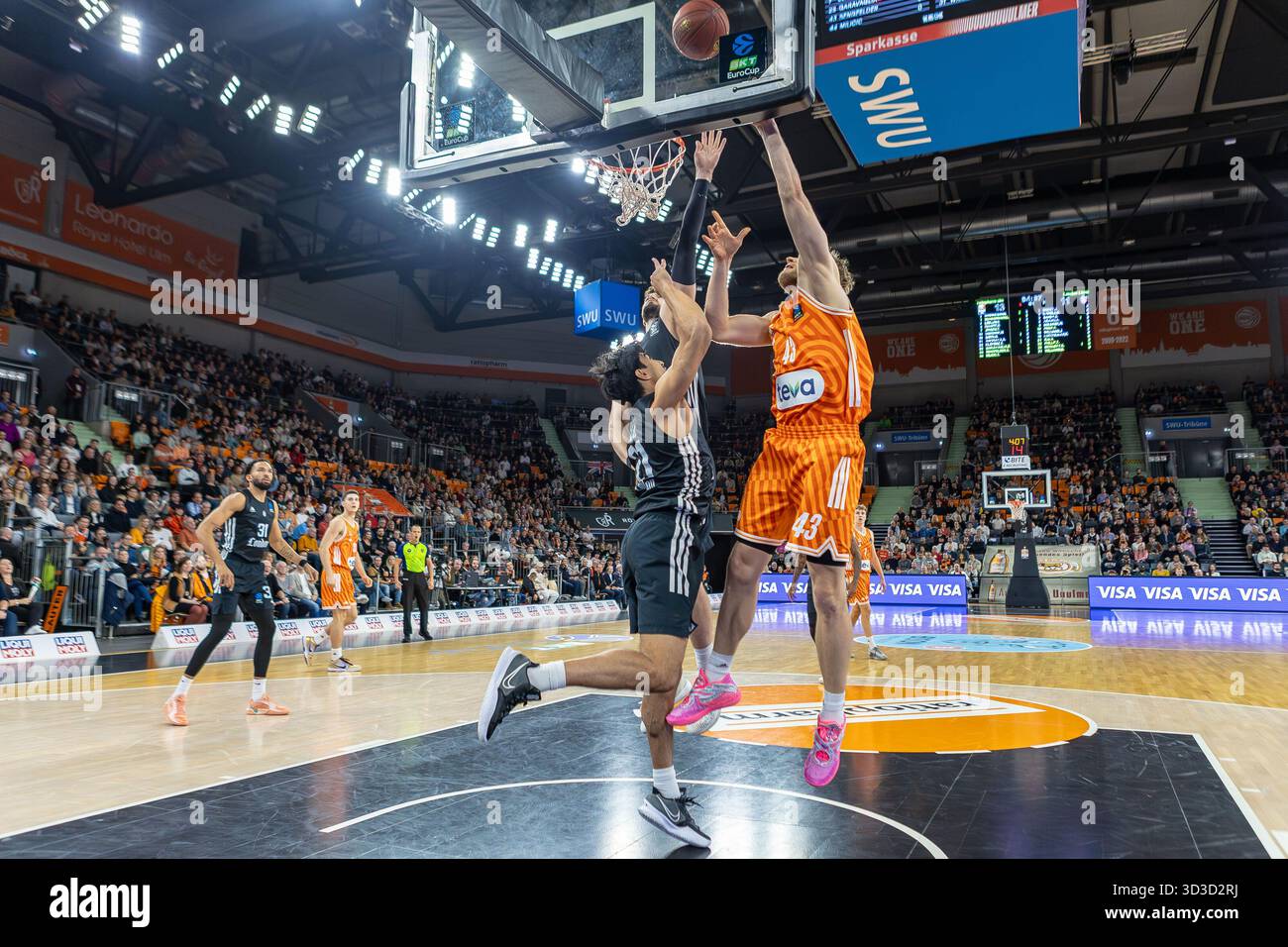 Korbleger Christian Sengfelder (Ratiopharm Ulm, #43) Aaryn Rai (London ...