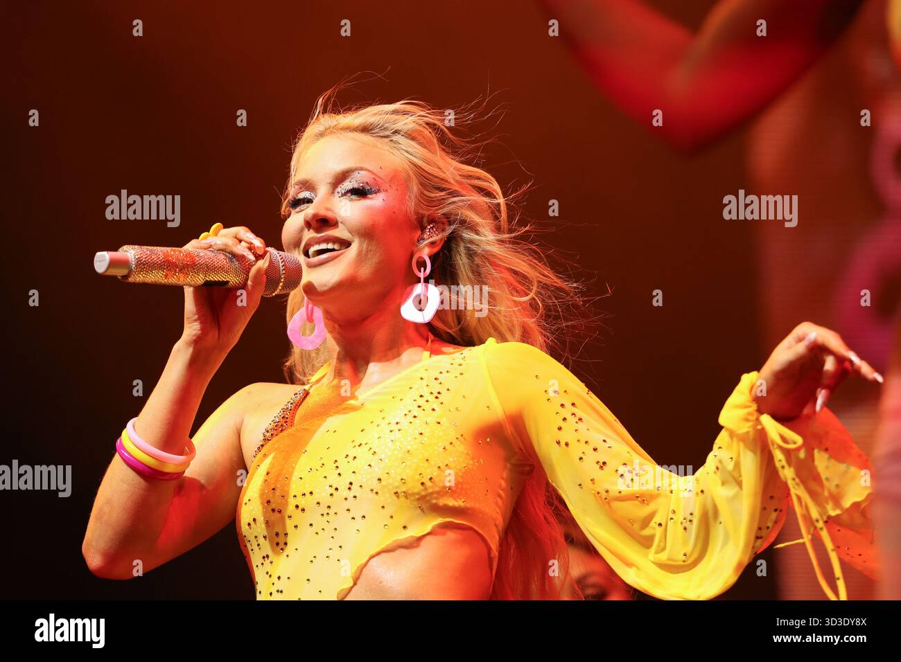 London UK November 5 2025 Swedish Singer Zara Larsson Performs At london-uk-november-5-2025-swedish-singer-zara-larsson-performs-at