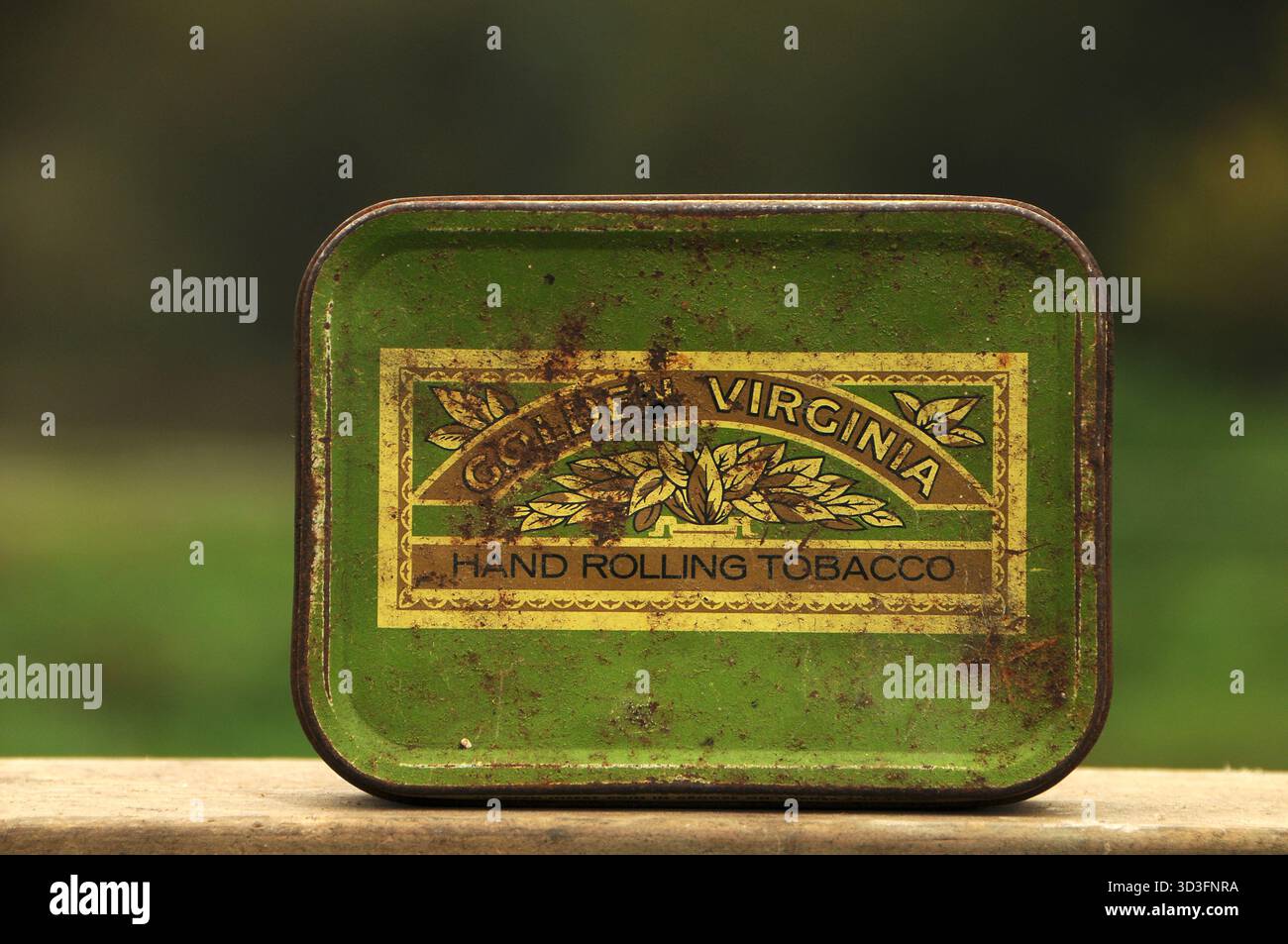 golden virginia tobacco tin Golden virginia tobacco hi-res stock photography and images