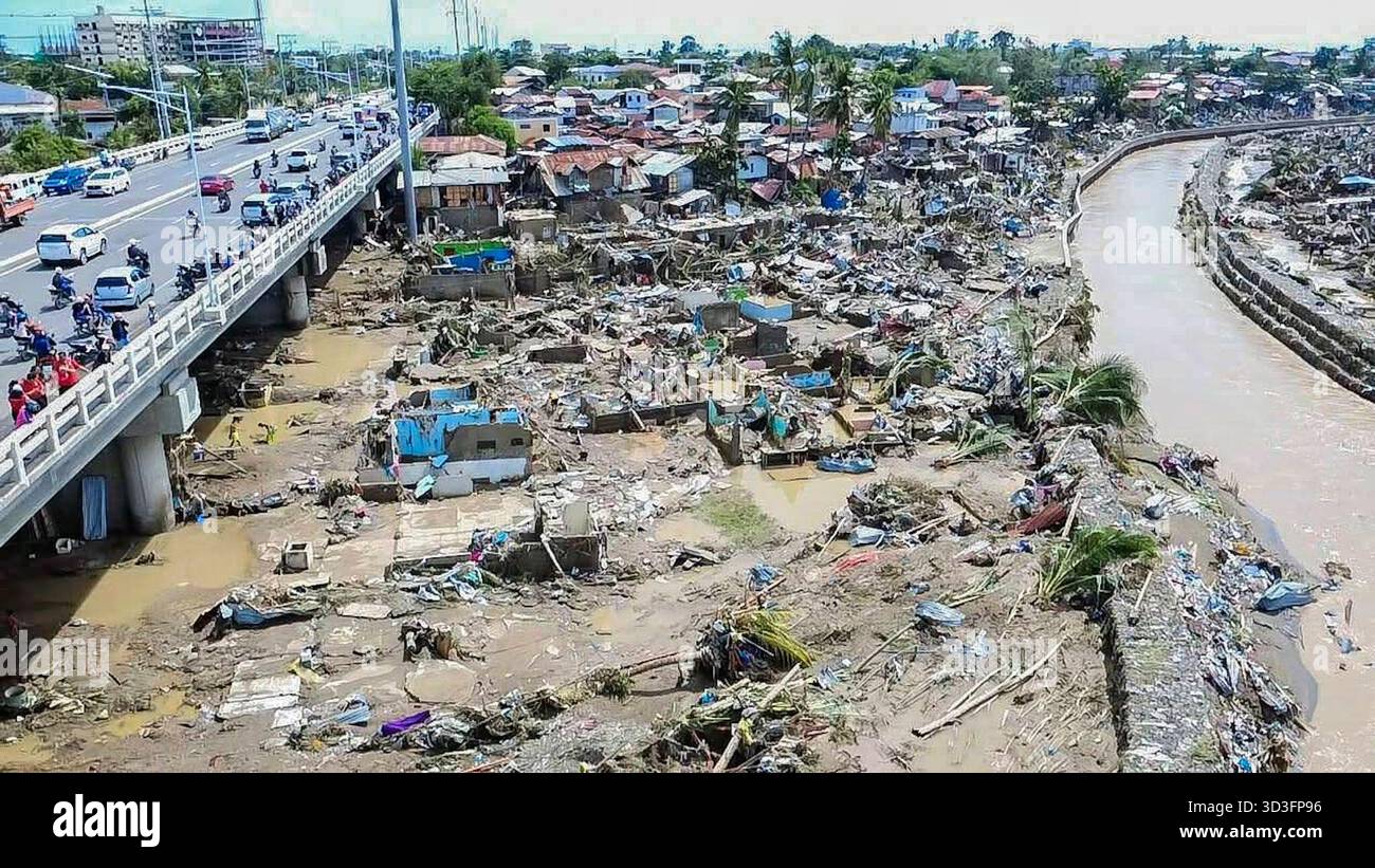 Philippine red cross typhoon hi-res stock photography and images - Alamy