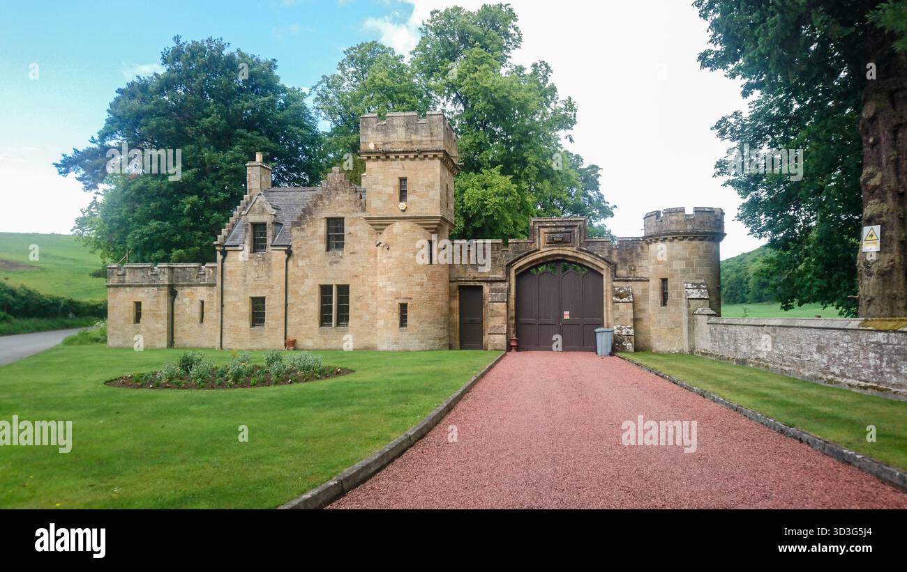 Gatehouse for Lee Castle in Auchenglen, South Lanarkshire, Scotland Stock Photo