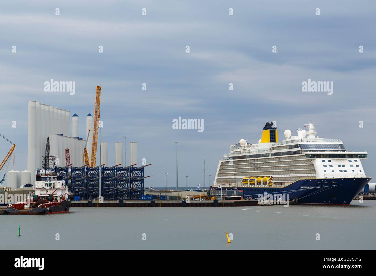 Offshore wind turbine ship hi-res stock photography and images - Alamy