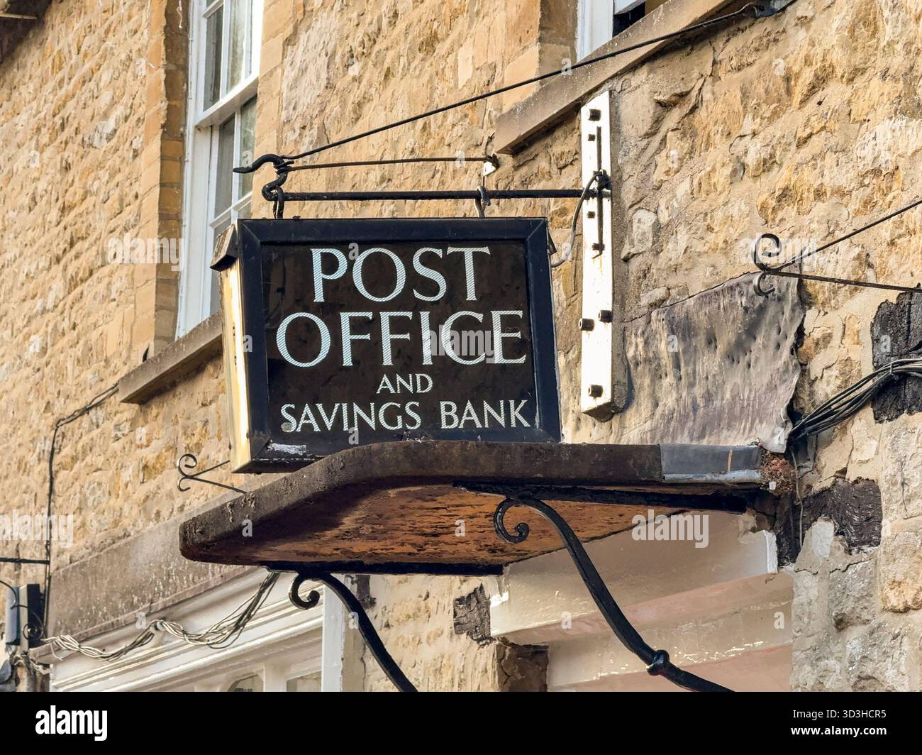 Woodstock, Oxfordshire, England, UK - 8 October 2025: Vintage sign outside the Post Office in small town of Woodstock at dusk - Smartphone Captured Stock Image
