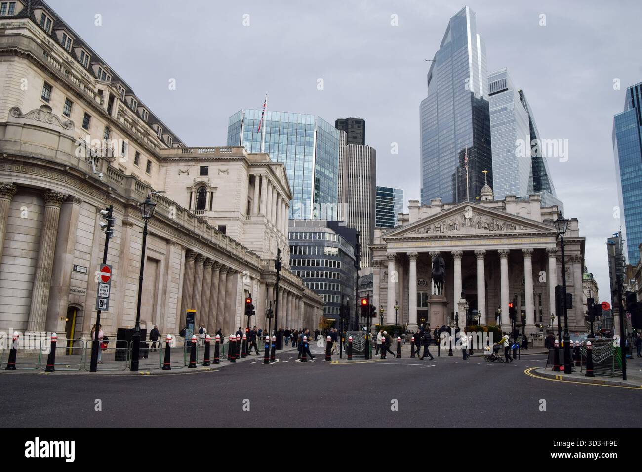 General view of the Bank of England as it leaves interest rates unchanged. Stock Photo