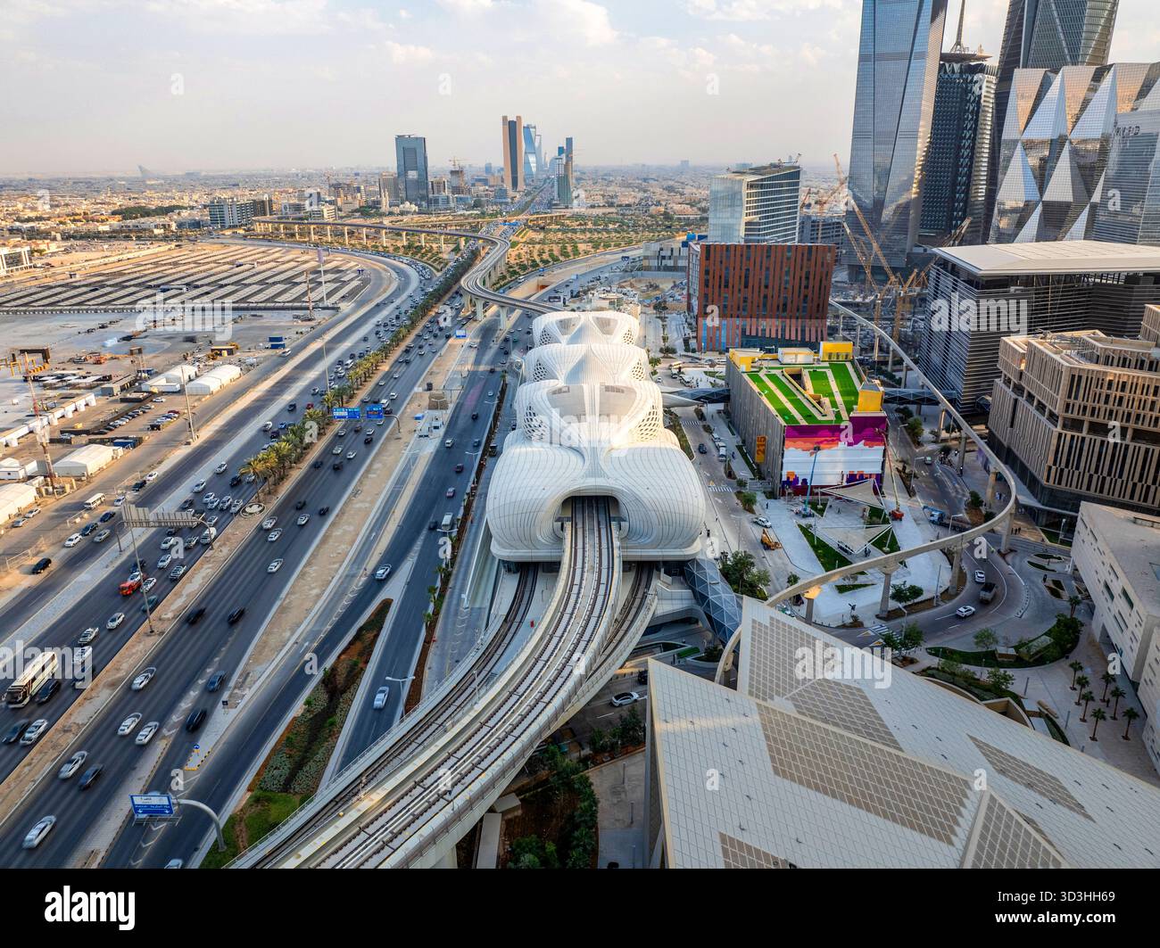 riyadh-metro-station-at-king-abdullah-financial-district-kafd