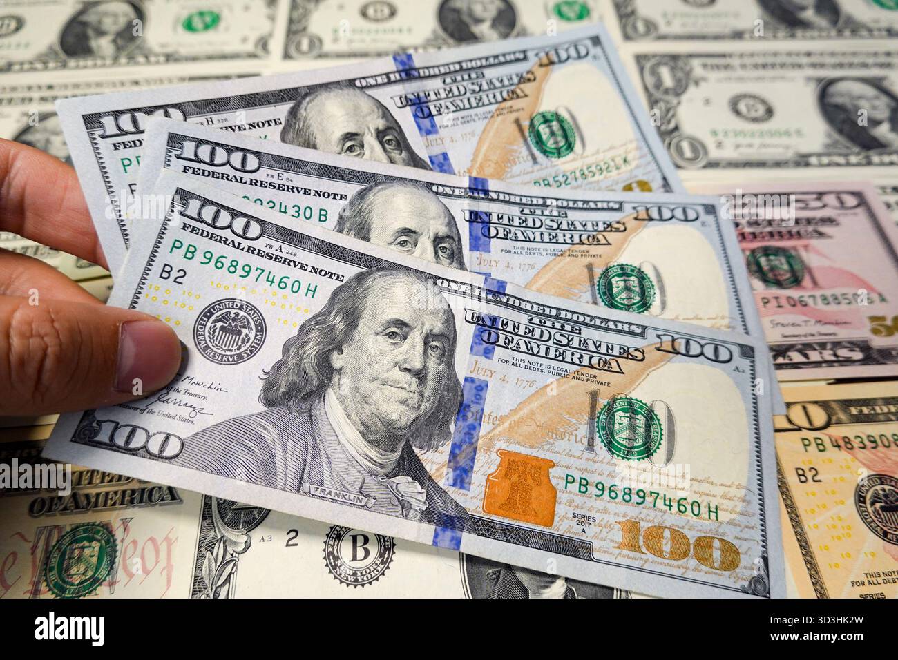New $100 bill us hi-res stock photography and images - Alamy