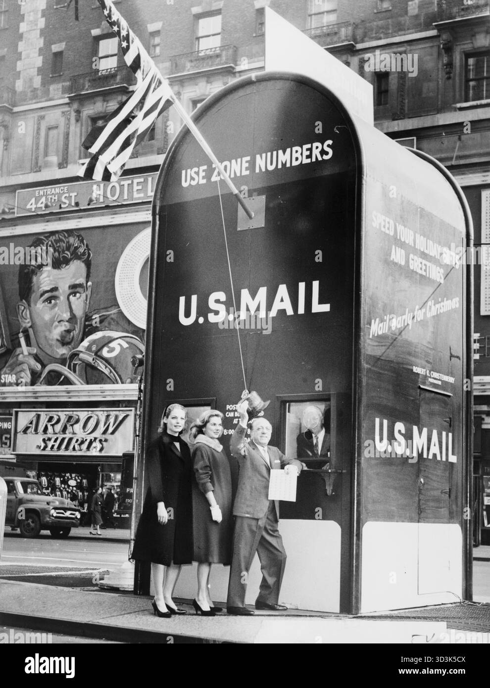 Actresses Millette Alexander and Louise King, and nightclub entertainer ...