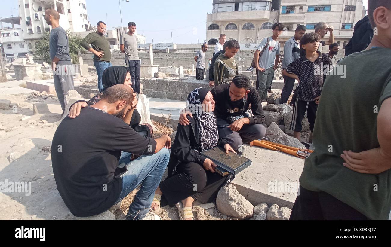 Gaza, Palestine. 6th Nov, 2025. (INT) Building Collapse in Gaza's Al ...