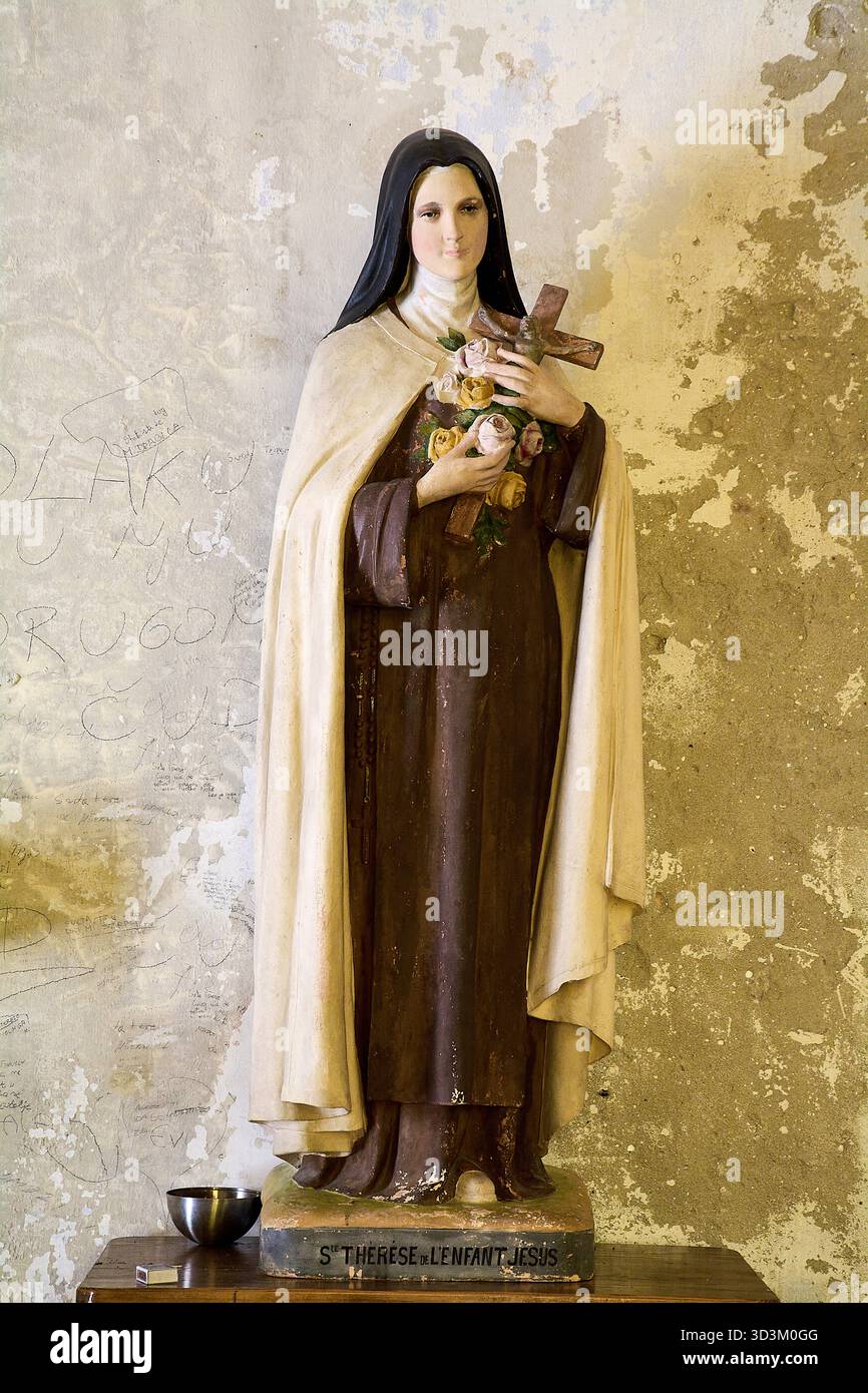 Statue of saint therese of lisieux hi-res stock photography and images ...