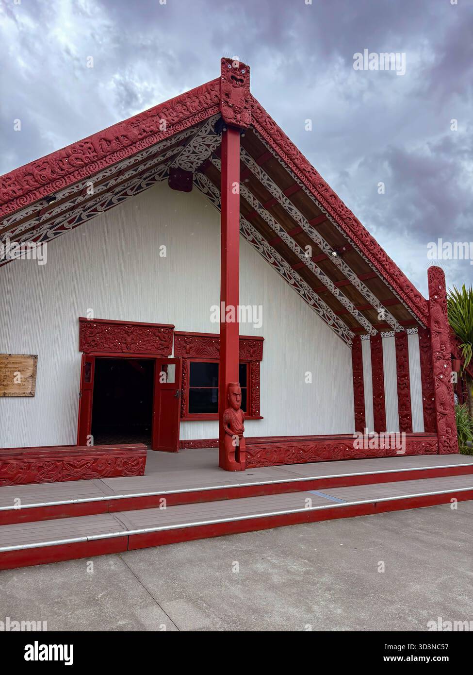 Te Aronui a Rua Meeting House, a traditional Māori wharenui with ...