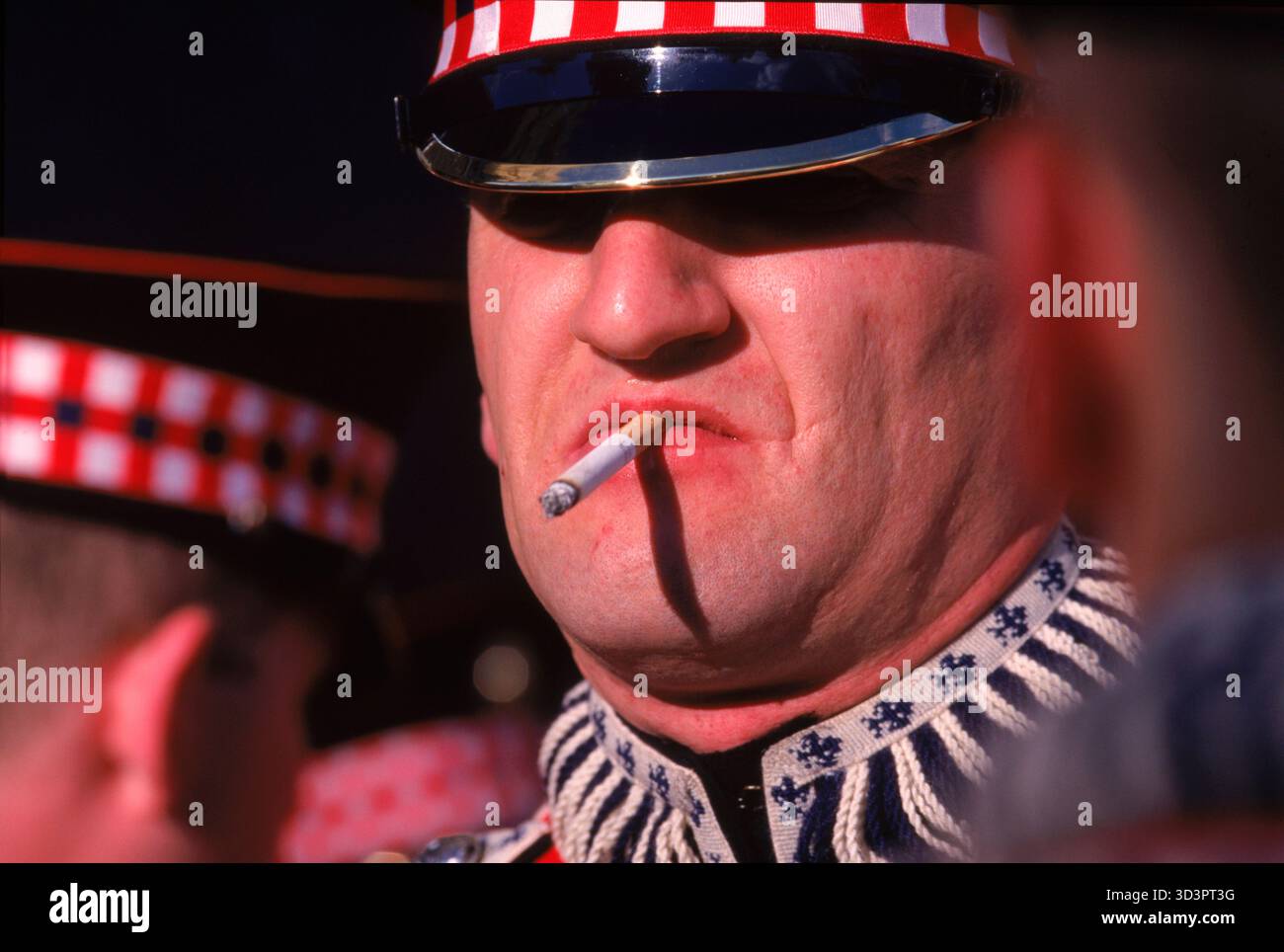 can police officers smoke cigarettes on duty Police smoking hi-res stock photography and images