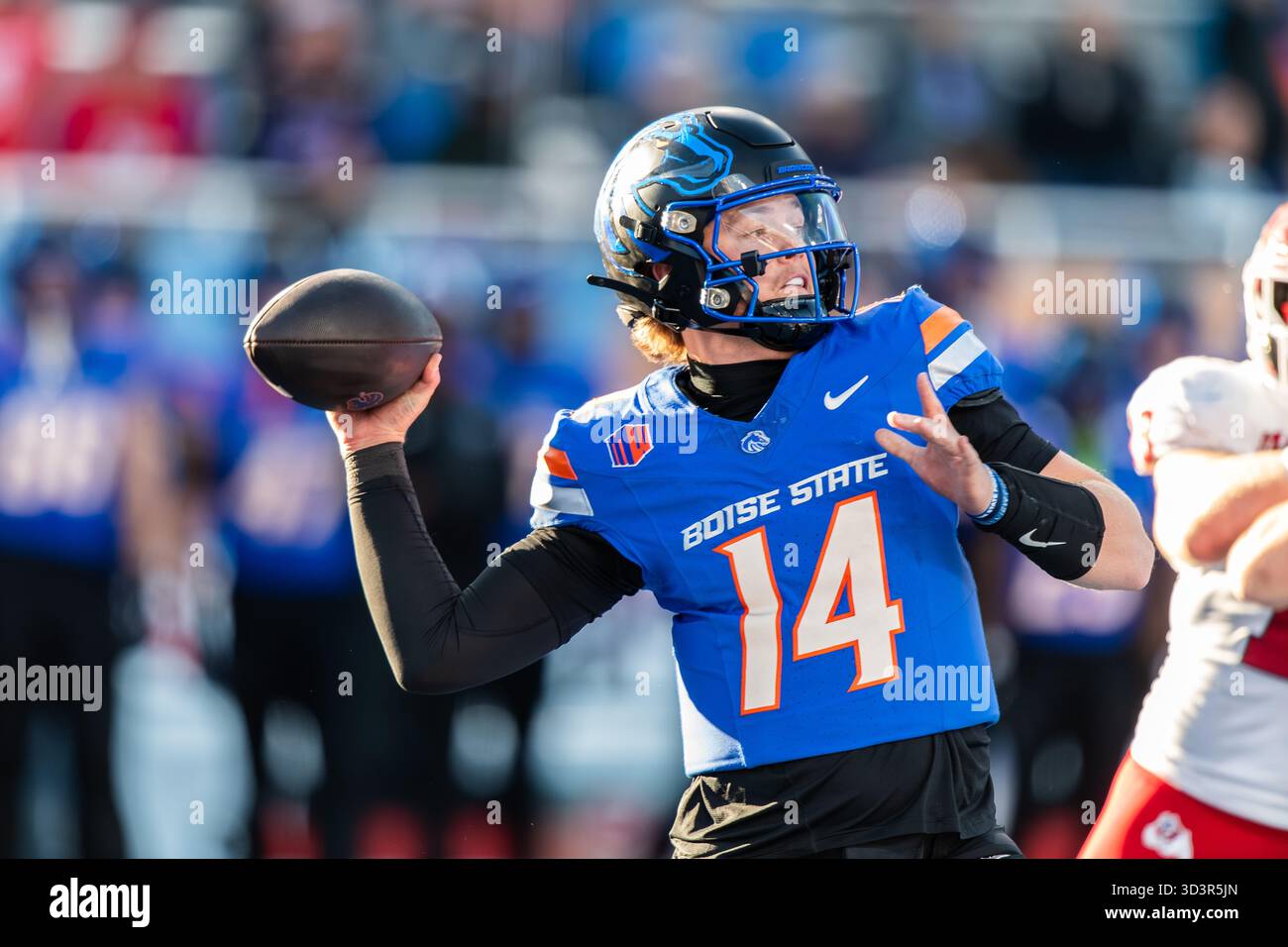 BOISE, ID - NOVEMBER 01: Boise State Broncos quarterback Max Cutforth ...