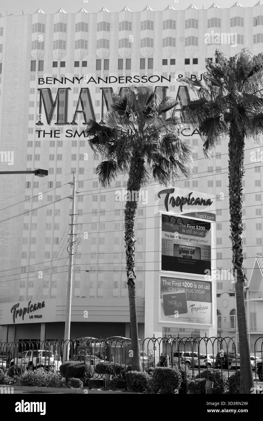 Tropicana hotel sign hi-res stock photography and images - Alamy, image size:870x1390