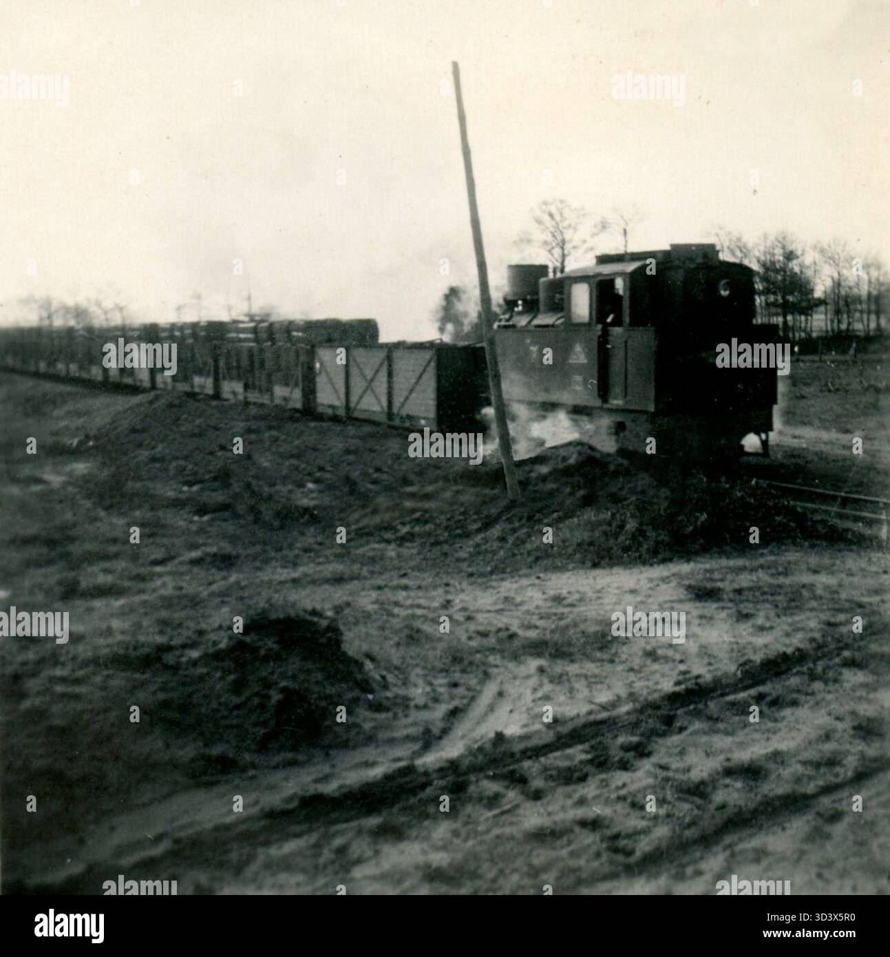 A photograph from around 1925 of the narrow-gauge railway in Emsland ...