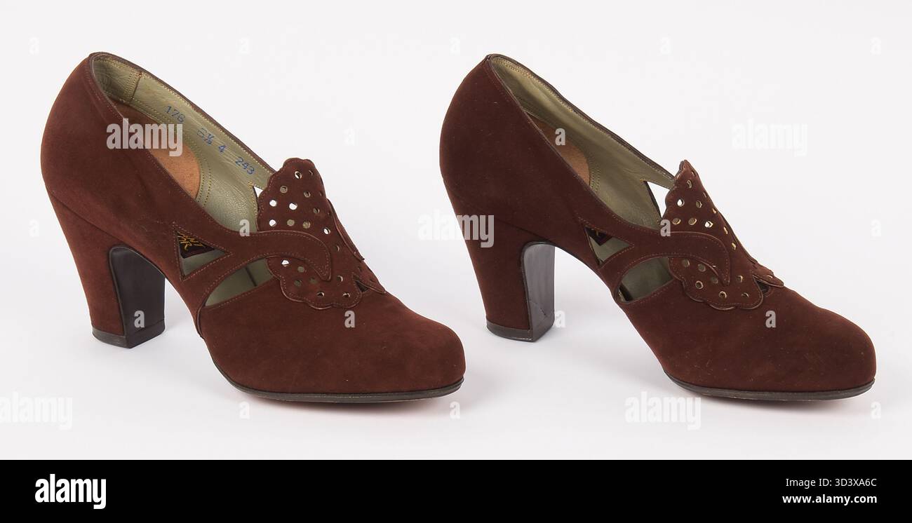 Footwear 1940 hi-res stock photography and images - Alamy