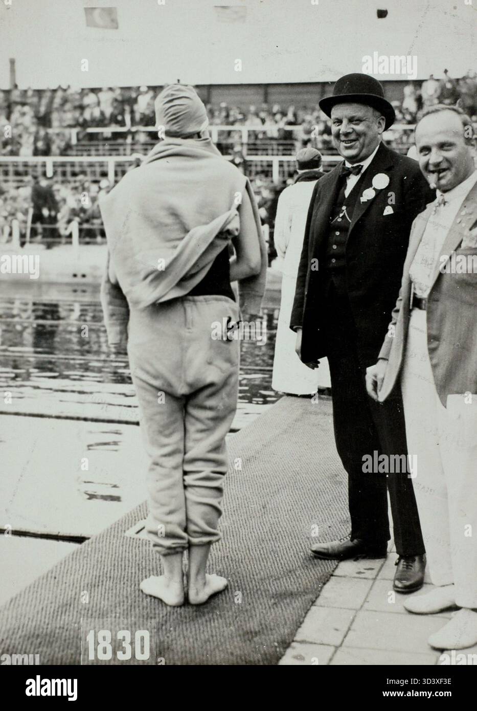 Dutch swimmer Marie 'Zus' Braun is seen in action during the 1928 ...
