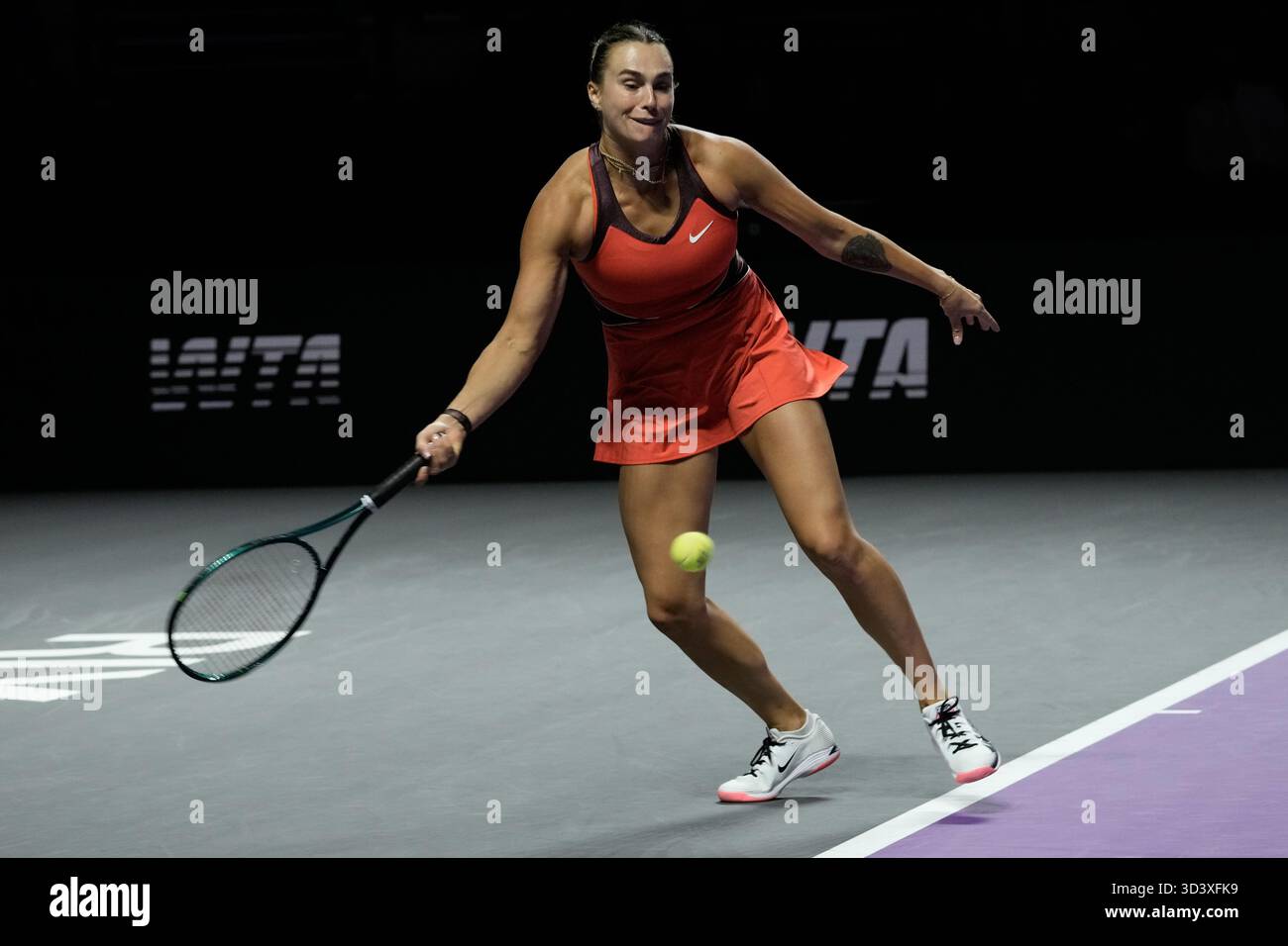 aryna-sabalenka-of-belarus-plays-a-forehand-return-to-amanda-anisimova
