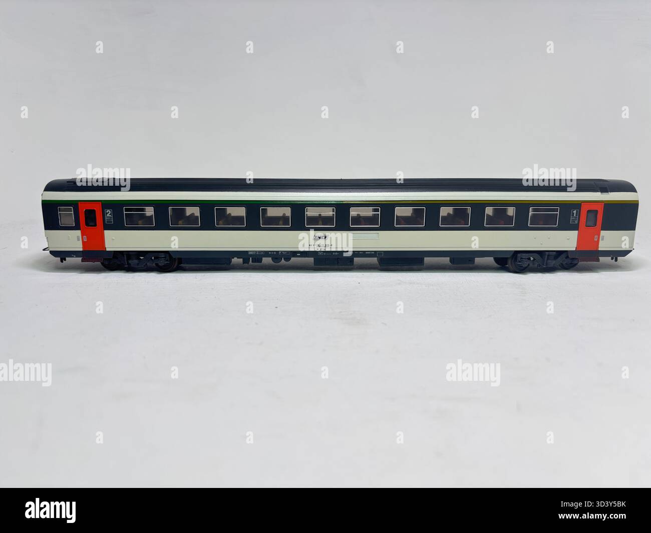 Detailed HO scale Lima production of SNCF passenger cars with
